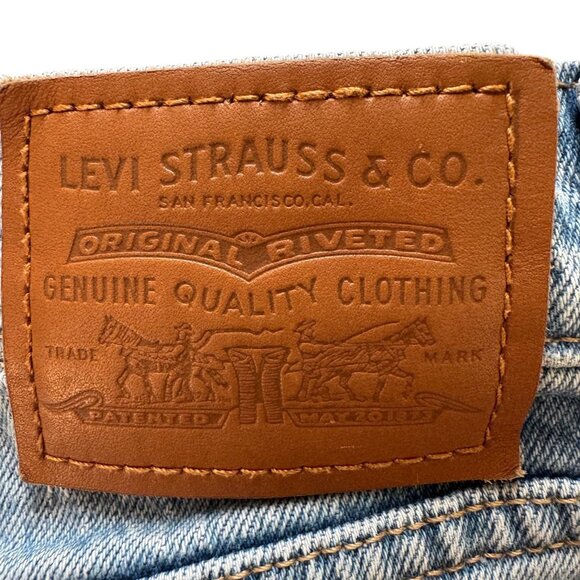 Levis Jeans 70s High Flare Light Wash Distressed Denim Retro Boho Style Size 25‎ - Picture 4 of 5